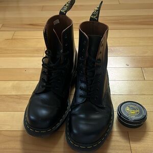 DR MARTENS 1460 VINTAGE MADE IN ENGLAND LACE UP BOOTS
